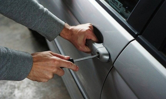 Κρήτη: Έκλεψε το ΙΧ αλλά δεν... υπολόγισε την ταυτότητα στο ντουλαπάκι!