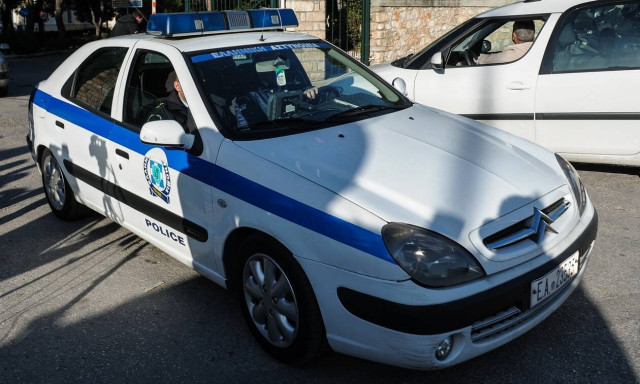 Πετρούπολη: Συνελήφθη ο δράστης της φονικής επίθεσης με τόξο σε σκύλο