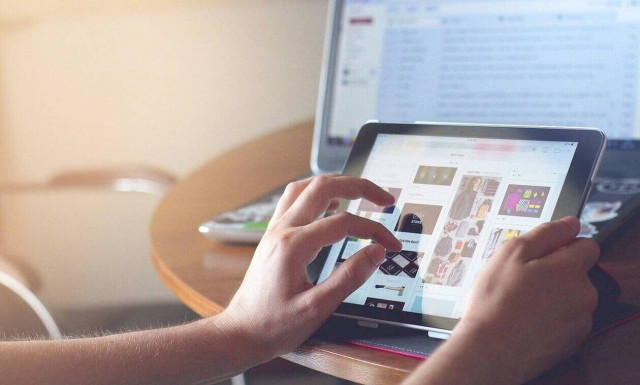 Voucher 200 ευρώ για laptop και tablet: Tρέχουν οι αιτήσεις - Ποιοι είναι οι δικαιούχοι