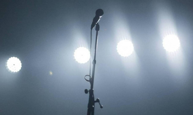 Νεκρή διάσημη τραγουδίστρια σε τροχαίο - Ήταν μόλις 33 ετών