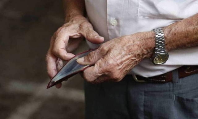 Ρεπορτάζ Newsbomb.gr για προκαταβολή σύνταξης: «Βροχή» οι αιτήσεις - Ποιοι θα επιστρέψουν χρήματα 