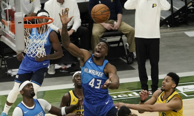 NBA: Νίκη για τους Μπακς παρά την απουσία Αντετοκούνμπο – Σάρωσαν με 140-113 τους Πέισερς