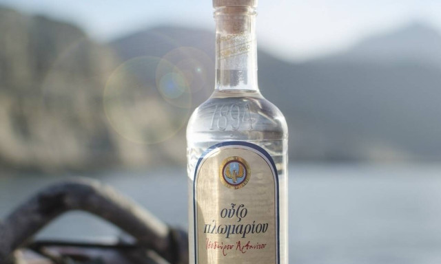 Ο καλύτερος τρόπος να υποδεχτείς την άνοιξη είναι ένα ποτηράκι ούζο 