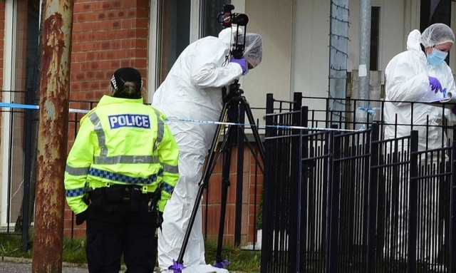 Άγρια δολοφονία οπαδού – Του έκοψαν τον λαιμό με μαχαίρι (photos)