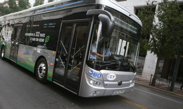 Καραμανλής: 300 νέα λεωφορεία στην Αθήνα το πρώτο 10ημερο του Απριλίου