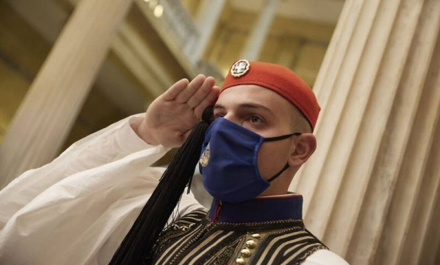 Εθνική Επέτειος: Τιμή στην Ελληνική Επανάσταση στο Προεδρικό Μέγαρο - Δείτε εικόνες και βίντεο