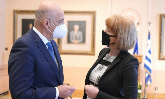 Συνάντηση Δένδια με την υφυπουργό Εξωτερικών του Ηνωμένου Βασιλείου