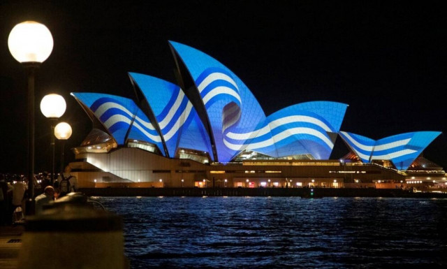 25η Μαρτίου: Στα γαλανόλευκα η Όπερα του Σίδνεϊ – Δείτε φωτογραφίες