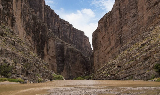 Τραγωδία στις ΗΠΑ: 9χρονο παιδί από το Μεξικό πέθανε προσπαθώντας να περάσει τον ποταμό Ρίο Γκράντε