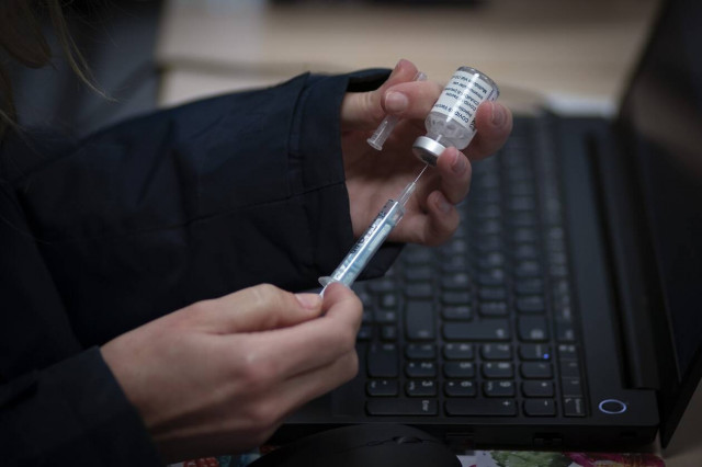 Κομισιόν: Θα διασφαλίσουμε πως τα εμβόλια της AstraZeneca θα παραμείνουν στην ΕΕ 