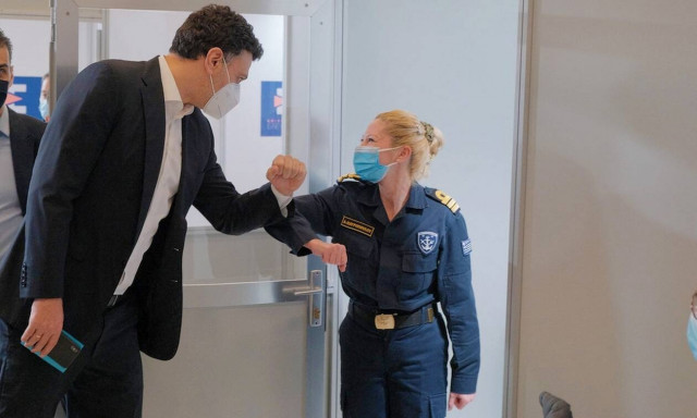 Στο στρατιωτικό Νοσοκομείο Ν.Ι.Μ.Τ.Σ ο Βασίλης Κικίλιας - Συναντήθηκε με γιατρούς και νοσηλευτές