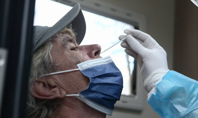 Τζανάκης στο Newsbomb.gr: Το άνοιγμα με self test χρειάζεται οργάνωση – Πότε θα είμαστε έτοιμοι 