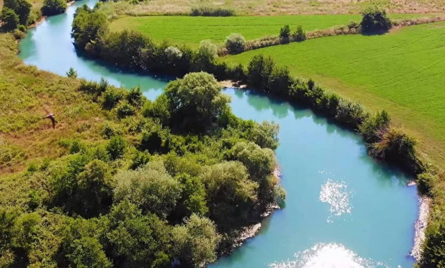 Η καταγάλανη Αμμουδιά και ο μυθικός ποταμός Αχέροντας (video)