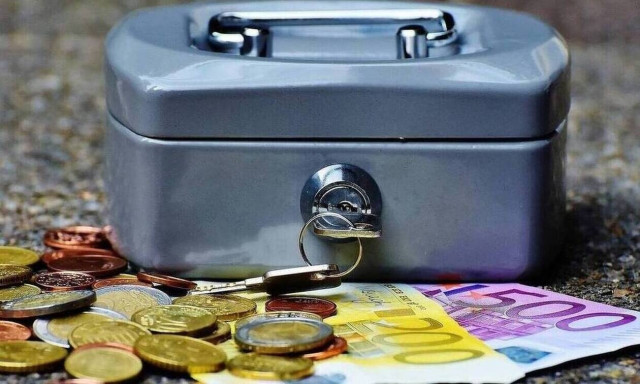 Χατζηδάκης: Θα διευρυνθούν τα κριτήρια για τα voucher των 200 ευρώ - Τι είπε για συντάξεις