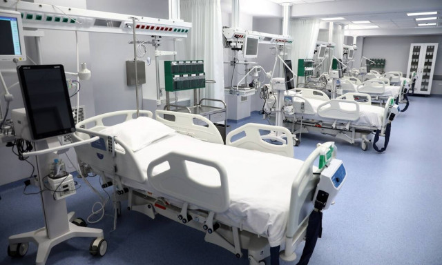 Κορονοϊός: Contrast συναισθημάτων – Αγωνία για τις ΜΕΘ, ελπίδα από τη μείωση των εισαγωγών