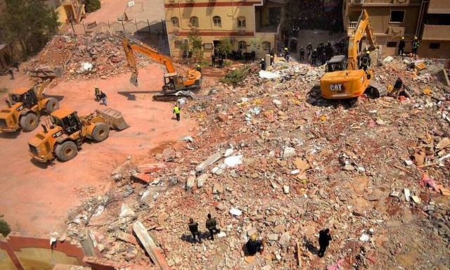 Κάιρο: Στα 25 ανέρχονται τα θύματα από την κατάρρευση δεκαώροφου κτηρίου