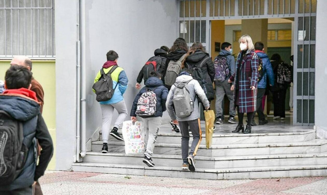 Πρόεδρος ΟΛΜΕ: Τι απαντά για το άνοιγμα των σχολείων και τις εξετάσεις - Ο ρόλος των ατομικών τεστ