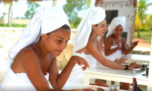 Survivor: «Γκρέμισαν» το διαδίκτυο τα κορίτσια του παιχνιδιού – Τα «καυτά» πλάνα