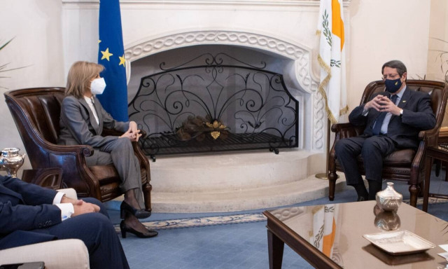 Κυριακίδου: Εξαιρετικές οι επιδόσεις της Κύπρου στους εμβολιασμούς κατά κορονοϊού