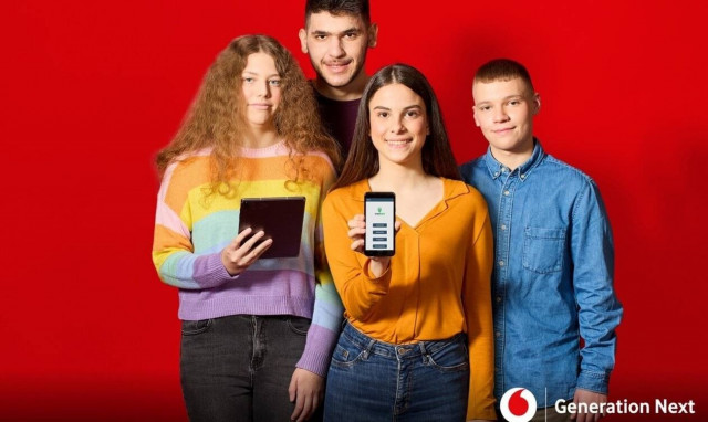 Πώς τέσσερις μαθητές από τα Τρίκαλα δημιούργησαν μια εφαρμογή ασφαλούς μετακίνησης για ΑμεΑ