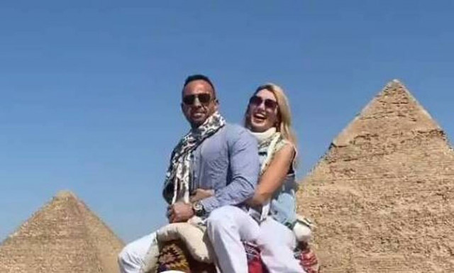 Σπυροπούλου: Στην Αίγυπτο για σαφάρι με καμήλες η παρουσιάστρια