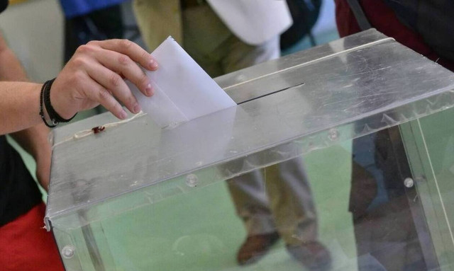 Νέα δημοσκόπηση: Δείτε τη διαφορά ΝΔ και ΣΥΡΙΖΑ - Τι λένε οι πολίτες για πανδημία και ελληνοτουρκικά