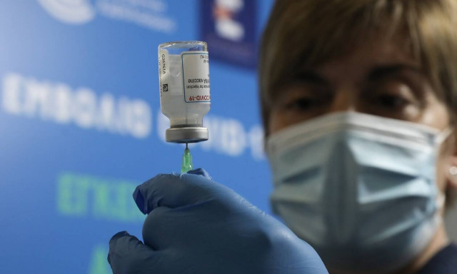 Εμβολιασμοί: Ανοίγει στις 2 Απριλίου η πλατφόρμα για τους πολίτες 65 – 69 ετών