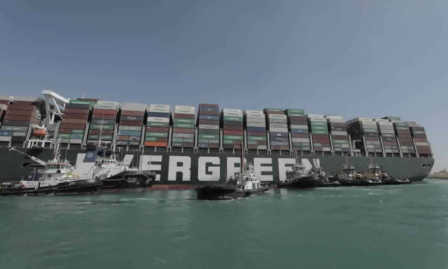 Διώρυγα του Σουέζ: Αποκολλήθηκε μετά από επτά ημέρες το Ever Given – Παγκόσμια ανακούφιση