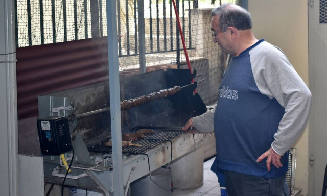 Lockdown: «Να θυσιάσουμε το Πάσχα για να έχουμε καλύτερο καλοκαίρι»