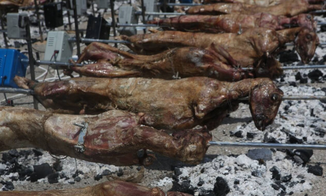 Πάσχα στο χωριό: Μην ετοιμάζεστε! Τα στοιχεία που δείχνουν... απαγόρευση κυκλοφορίας