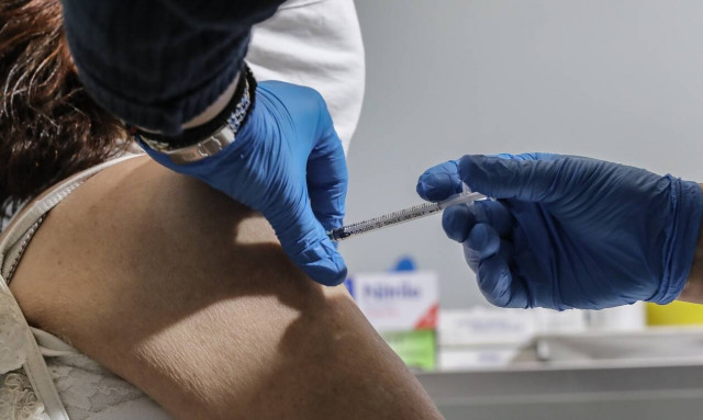 Κορονοϊός: Θρίλερ με 63χρονη στο Ίλιον - Νεκρή λίγο μετά τον εμβολιασμό της