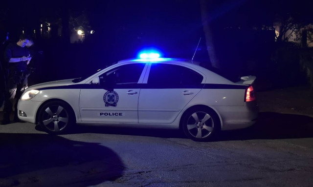 Χαμός στο Αγρίνιο: Δαγκωματιές και μαλλιοτραβήγματα μάνας και κόρης – Kατέληξαν στο τμήμα