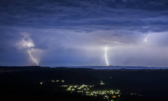 Κακοκαιρία: Έντονα φαινόμενα τις επόμενες ώρες - Οδηγίες από τη ΓΓΠΠ