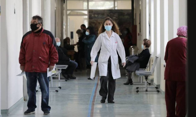 Κορoνοϊός - «Βόμβα»  Καπραβέλου: Δεν έχει γίνει η «έκρηξη του ηφαιστείου» στην Αθήνα