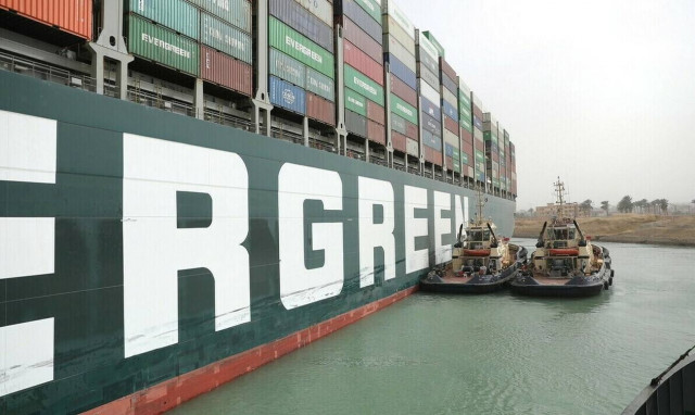 Διώρυγα Σουέζ: Πώς η Σελήνη βοήθησε στην αποκόλληση του «μεγαθήριου» Ever Given