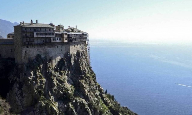 Κορονοϊός: Συναγερμός στο Άγιο Όρος - Μεγάλη διασπορά του ιού