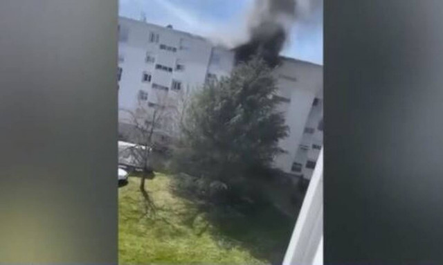 Συγκλονιστικό βίντεο: Νεαροί έσωσαν μωρό από φωτιά σε διαμέρισμα