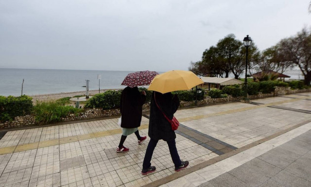 Καιρός: Πρωταπριλιά με βροχές, καταιγίδες και χιόνια - Πού θα είναι εντονότερα τα φαινόμενα