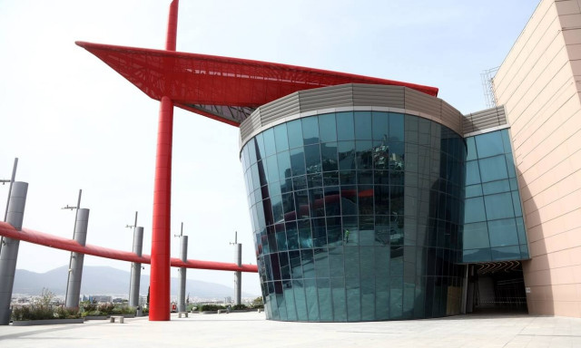 Lockdown: Τι θα γίνει με τα εμπορικά κέντρα και τα πολυκαταστήματα – Πότε ανοίγουν