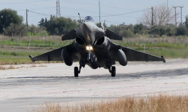 Έλληνες πιλότοι «έσκισαν» τους γαλλικούς ουρανούς - Η πρώτη πτήση με τα υπερσύγχρονα Rafale