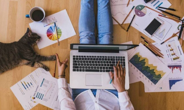 Κορονοϊός στην Ελλάδα: Μέχρι 30 Απριλίου η υποχρεωτική τηλεργασία για το 50% των εργαζομένων