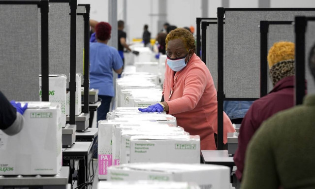 Κορονοϊός - ΗΠΑ: «Πράσινο φως» στη Moderna για 15 δόσεις σε κάθε φιαλίδιο