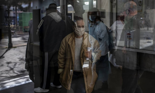 Greece confirms 3,080 new coronavirus infections on Friday; 753 in ICUs nationwide