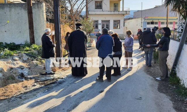 Το Newsbomb.gr στην Εύβοια: Τρισάγιο για τους τρεις εργάτες που σκοτώθηκαν από ηλεκτροπληξία