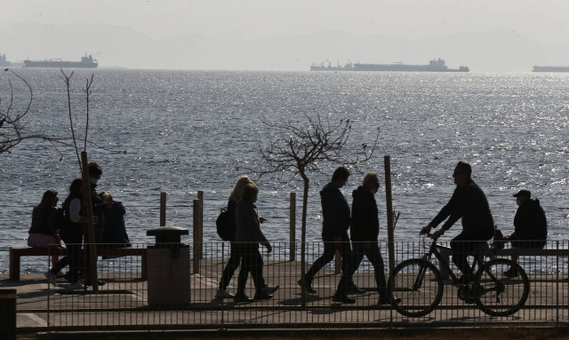 Σαρηγιάννης: To δίλημμα είναι Πάσχα ή καλοκαίρι - Αποκλιμάκωση κρουσμάτων μετά τις 20/04