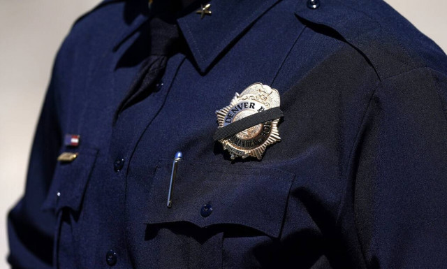 Περπατούσε έξω με σακούλα στα γεννητικά του όργανα κάνοντας τον «γύρο της ντροπής» - Δείτε γιατί