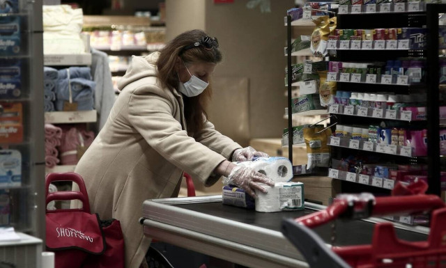 SMS 13033: Τι ισχύει για τη μετακίνηση στα σούπερ μάρκετ - Μέχρι πού μπορείτε να πάτε για ψώνια