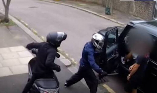 Άρσεναλ: Στη φυλακή οι κλέφτες που επιτέθηκαν σε Οζιλ, Κολάσινατς (video)