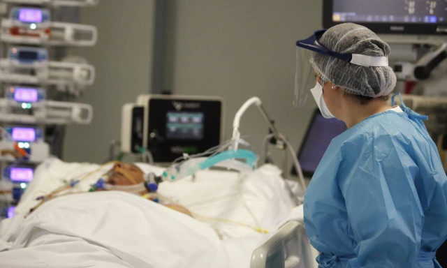 Covid-19: Πάνω από 2.800.000 οι νεκροί από την πανδημία