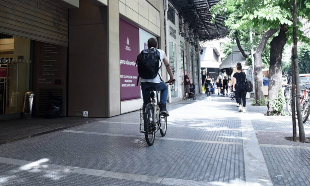 Λιανεμπόριο: Ο οδικός χάρτης για το άνοιγμα - Στα «κάγκελα» οι έμποροι σε Θεσσαλονίκη, Κοζάνη, Αχαΐα